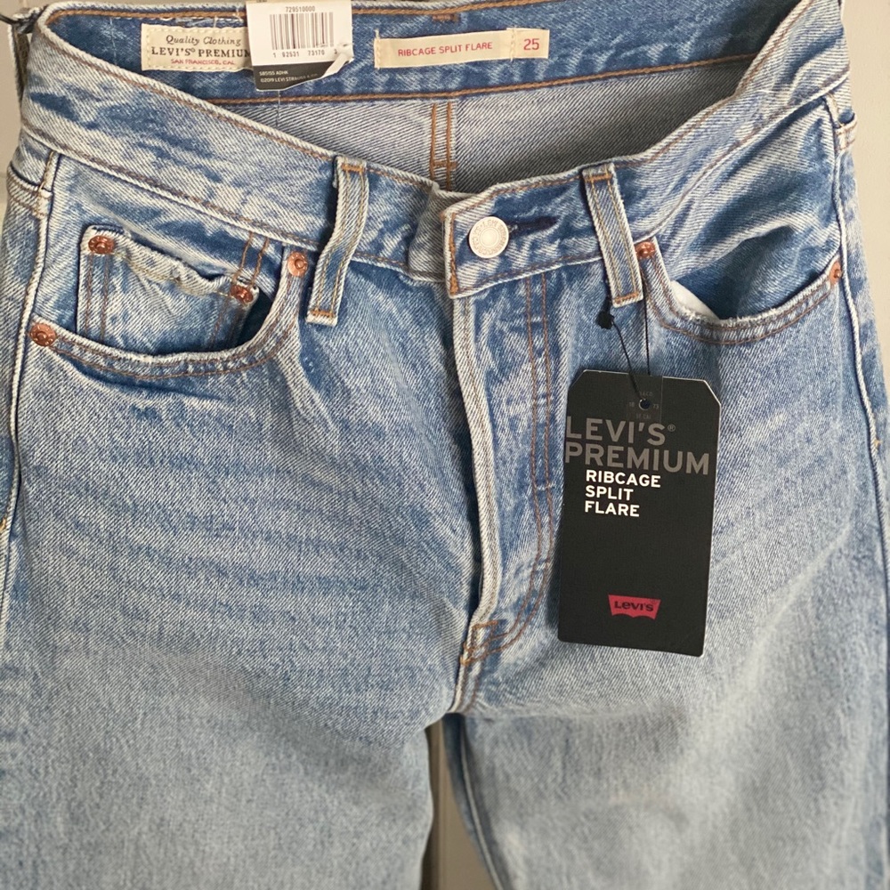 Levi’s Premium Ribcage Split Flare
